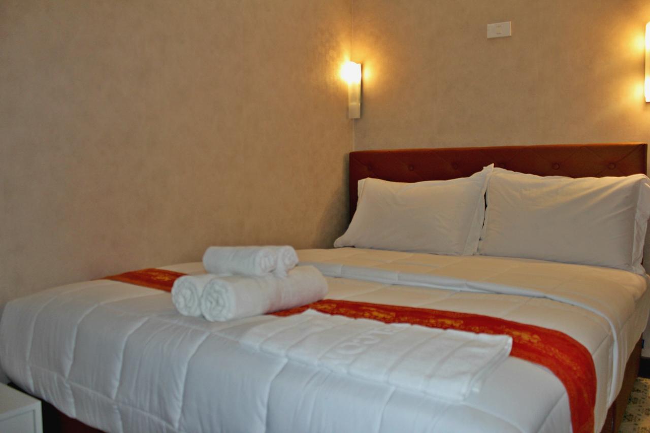 Everest Boutique Hotel Bangkok Ngoại thất bức ảnh