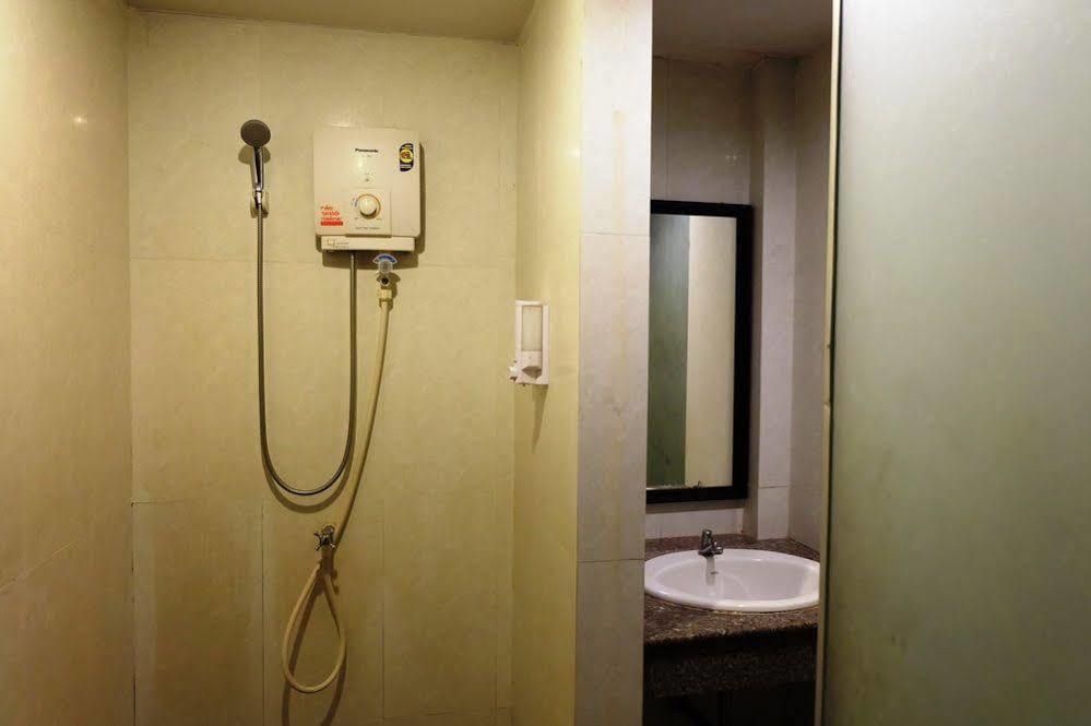 Everest Boutique Hotel Bangkok Ngoại thất bức ảnh